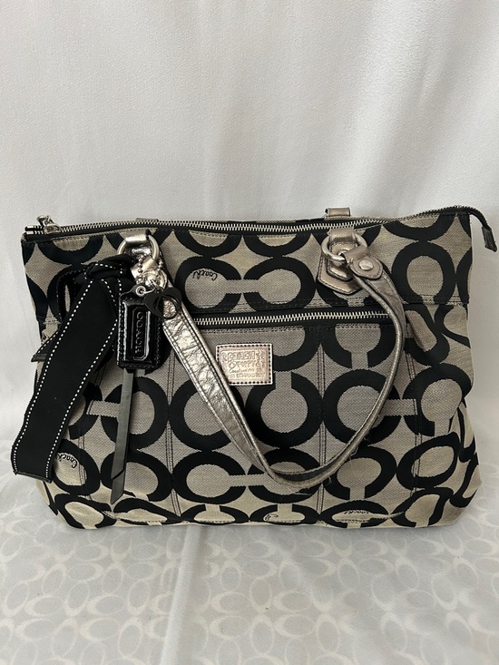 Coach Handbags - Coach Grey/Black Signature C Print Classic Poppy Travel Tote Bag Purse 🌺🌺